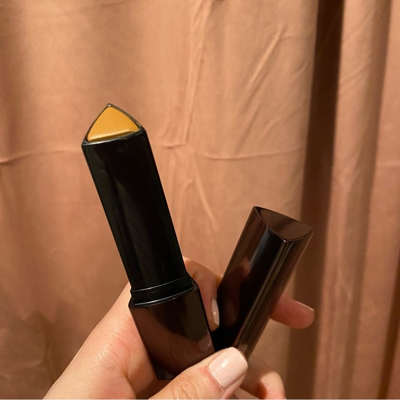 Hourglass vanish foundation and contour stick - Picture 3 of 5